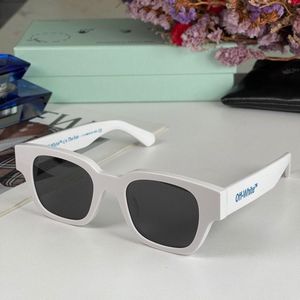 OFF WHITE Sunglasses 214